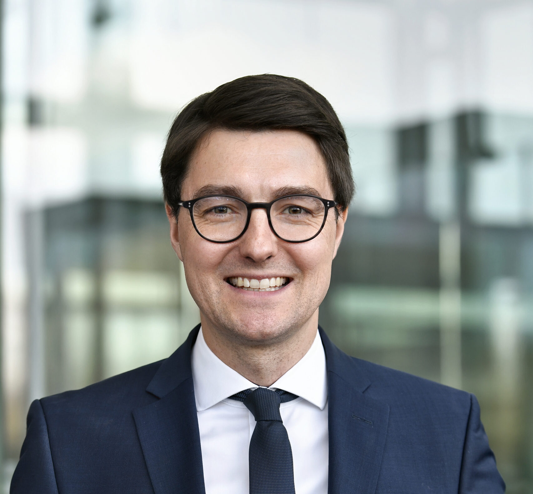 cropped-Holger-Falcke.png